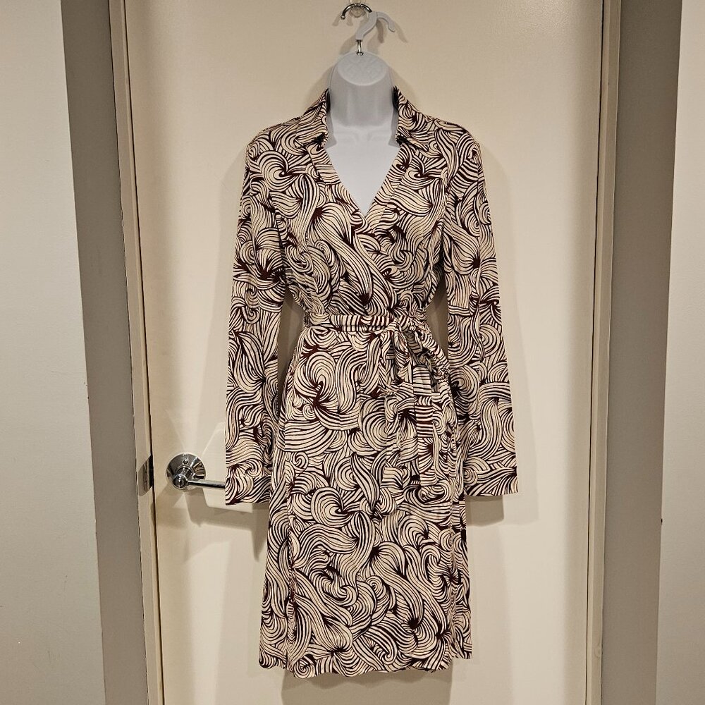DVF NWT 'New Jeanne Two' Swirling Locks Red Size 12